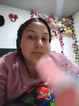 Chat XXX en directo de esmeralda_jadees