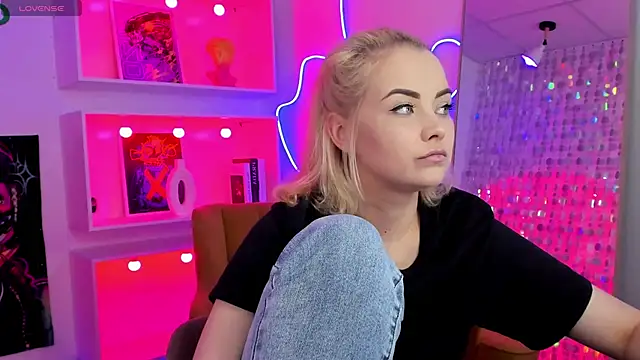 צ'אט XXX בשידור חי של StephanieSweety