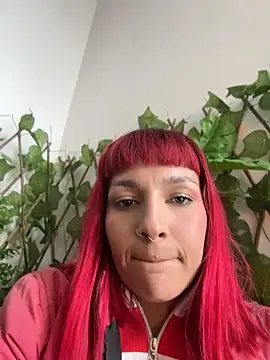 Amelie-RedHoney's Live XXX Chat