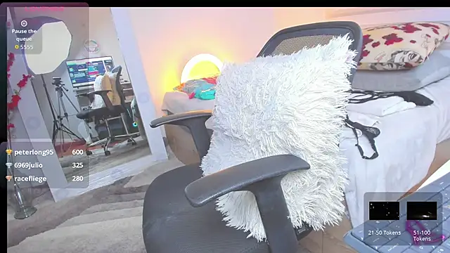 XXX chat uživo modela SharonVelvet
