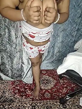 Curvy_Pooja Live XXX Chat