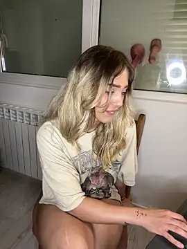 ZenyShy Chat XXX in diretta