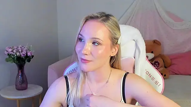 ElaraVoltage 라이브 XXX 채팅