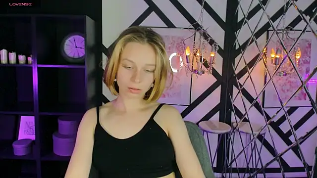 צ'אט XXX בשידור חי של ivy_blare
