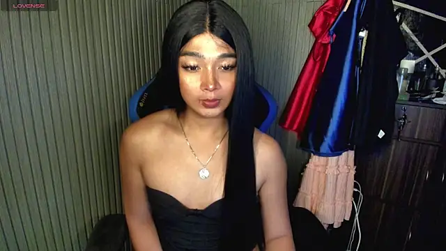 Chat XXX en directo de TrinityFucksYou