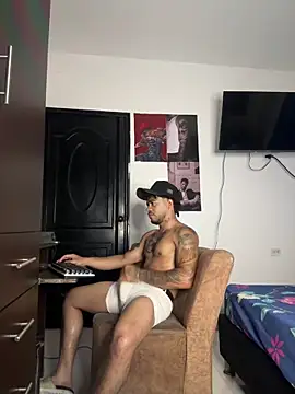 Kenny_romano élő XXX-chatje