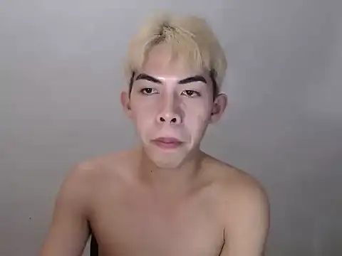 Urhotsilverboy Chat XXX in diretta