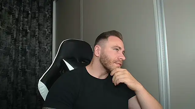 Chat +18 de Thori92 ao vivo