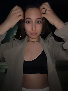 ICrazyOneIRL élő XXX-chatje