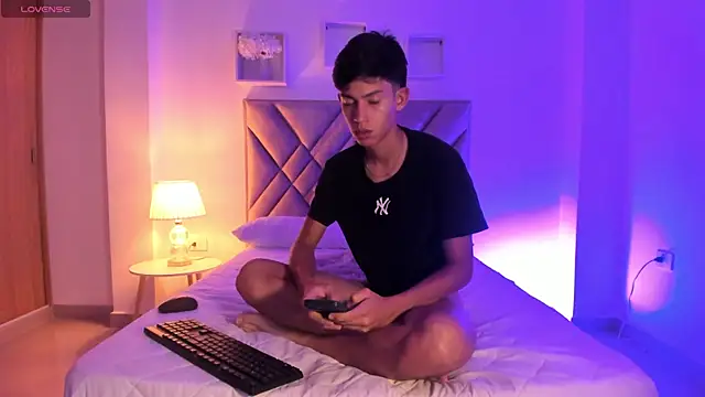 Czat XXX na żywo – Baby_noahtt
