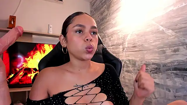 CarolineFyre's Live XXX Chat