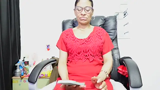Aries_Mature's Live XXX Chat