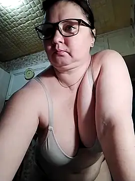 Holly-69's Live XXX Chat