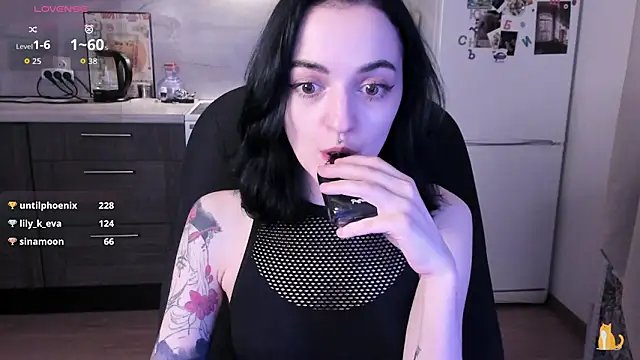 miura_moon Adlı Modelin Canlı XXX Sohbeti