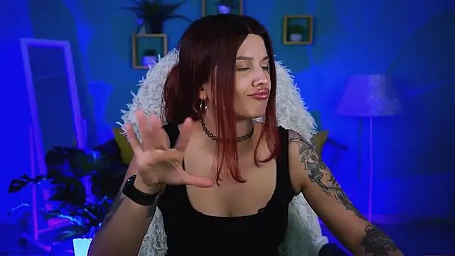 NicoleMun XXX чат на живо