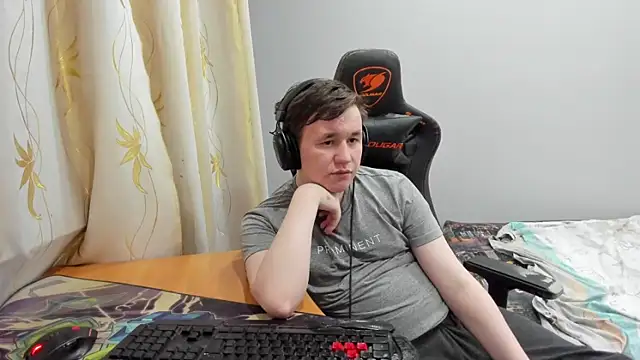 iliaskrislove Chat XXX in diretta