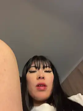 Jade-Naughty Chat XXX live
