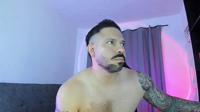 Pierre_Vidal Live XXX-chat