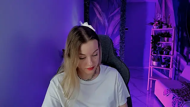 VireliaMoonfall's Live XXX Chat
