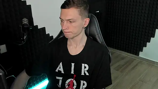XXX chat uživo modela More_than_friend
