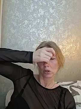 stellahere8 Adlı Modelin Canlı XXX Sohbeti