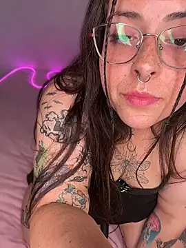 Mizztikaa Adlı Modelin Canlı XXX Sohbeti