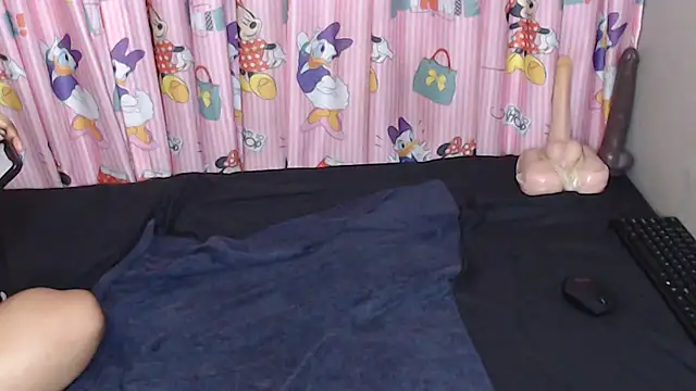 XXX chat uživo modela TrishahXo
