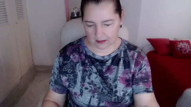 leonela_69's Live XXX Chat