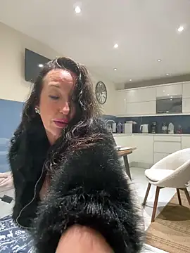Kinky-CarlaXX 라이브 XXX 채팅
