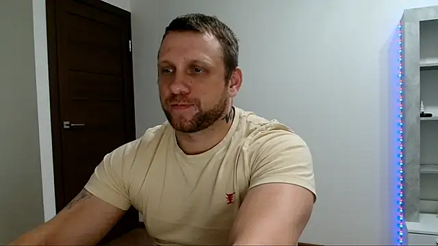 B-L-O-N-D – Naživo XXX chat