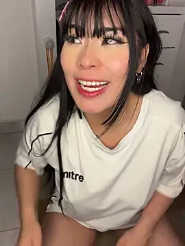 Jade-Naughty Chat XXX live
