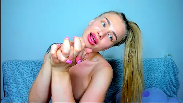 MashaFromRussia-_-'s Live XXX Chat