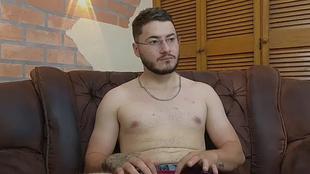 Chat XXX en directo de Brandon_01
