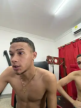 friends_lust_latin Live XXX Chat