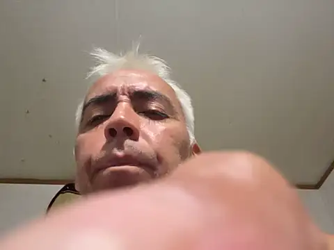 Xoc8_ élő XXX-chatje