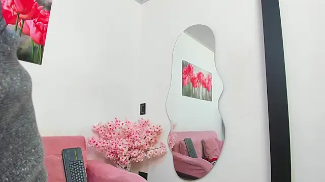 pinky_f00xn Live XXX chat