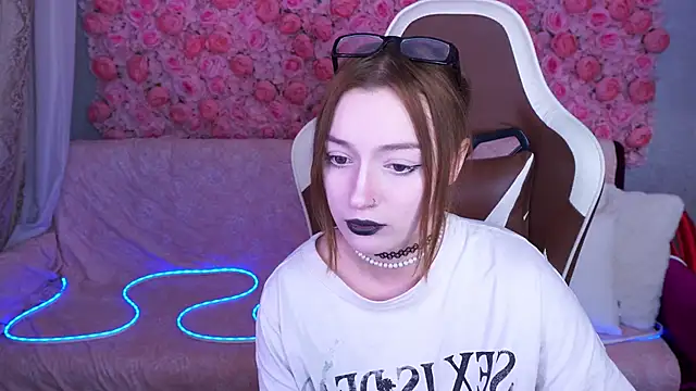 Živý XXX chat LizzaMoonn