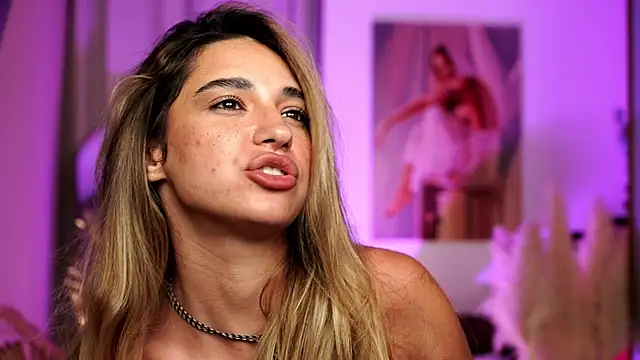 دردشة ItalianGirl الجنسية المباشرة