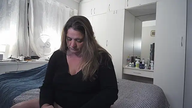 Muted_Mama Chat XXX live