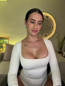 SarahhSmitth1 Adlı Modelin Canlı XXX Sohbeti
