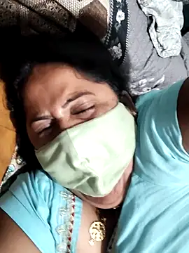 Hot_indian_Milf Chat XXX in diretta