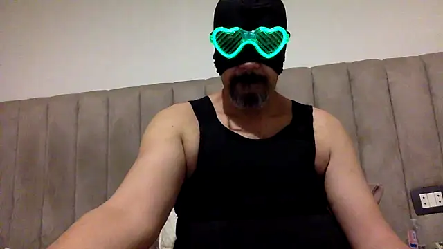 CaiBull's Live XXX Chat
