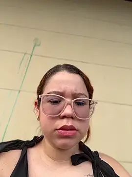 Lucyklein2022's Live XXX Chat
