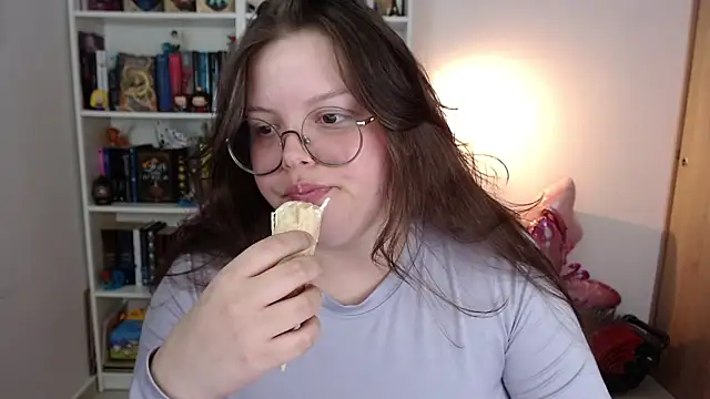 Gabiwaifu Adlı Modelin Canlı XXX Sohbeti