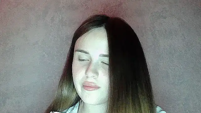SweetLoraa élő XXX-chatje