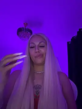 AlmaBby Chat XXX live