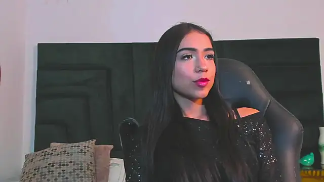 XXX chat uživo modela FaloonRoussel