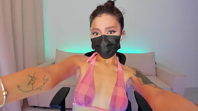 DeferentUproar Live XXX-chat