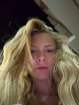 צ'אט XXX בשידור חי של AnastasiaAniess