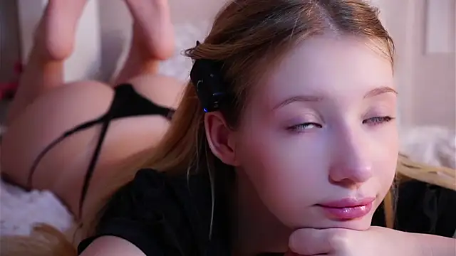 SunnivaCovil Live XXX-chat